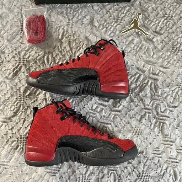 COPY - Jordan 12 retro ‘Reverse flu game’ - Picture 2 of 16